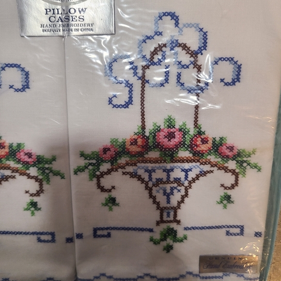 Heritage Embroidered Pillow Cases💙 - Picture 14 of 16